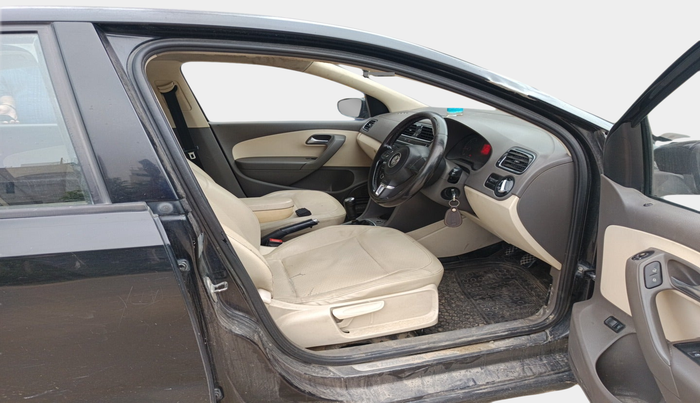 2012 Volkswagen Vento HIGHLINE DIESEL 1.6, Diesel, Manual, 1,94,388 km, interior