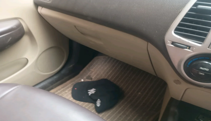 2011 Hyundai i20 MAGNA 1.2, Petrol, Manual, 62,298 km, interior