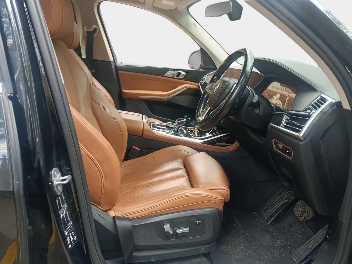 2019 BMW X7 xDrive 40i, Petrol, Automatic, 62,130 km, interior