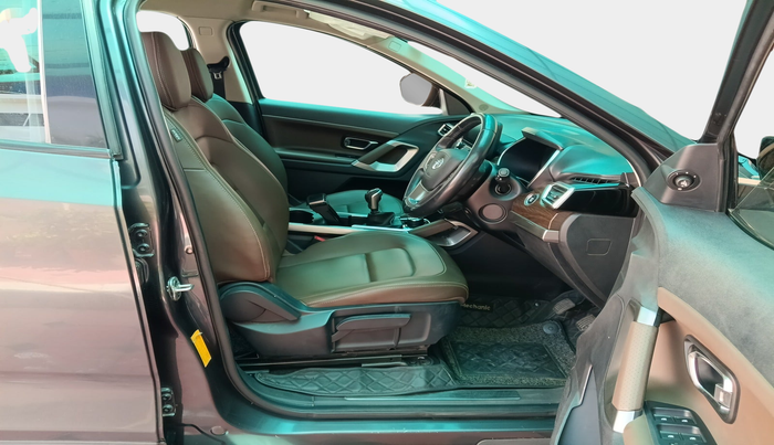 2019 Tata Harrier XZ 2.0L, Diesel, Manual, 42,091 km, interior