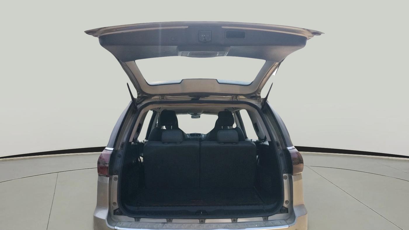2017 Tata Hexa XTA 4X2 7 STR, Diesel, Automatic, 1,68,751 km, exterior