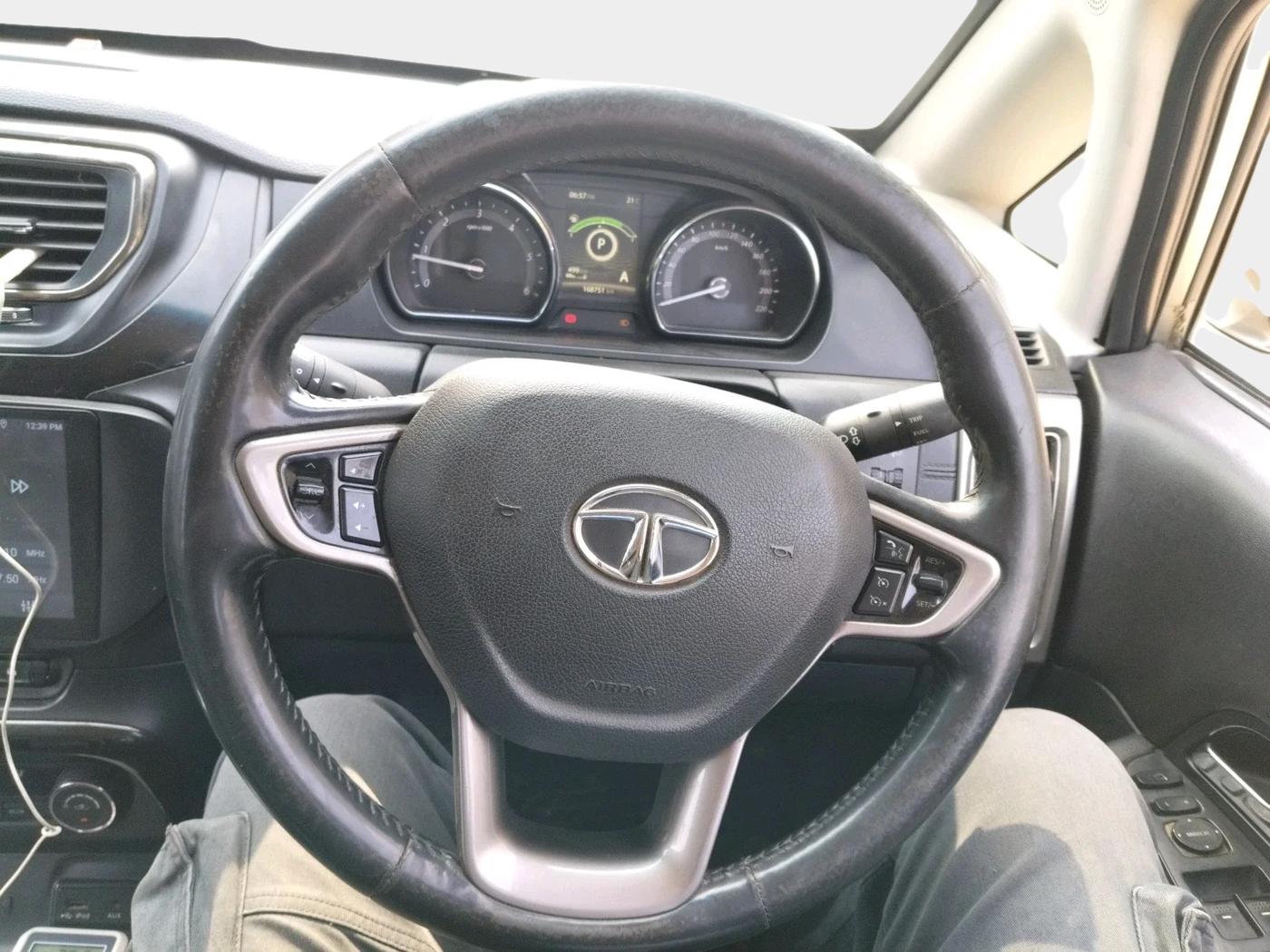 2017 Tata Hexa XTA 4X2 7 STR, Diesel, Automatic, 1,68,751 km, interior