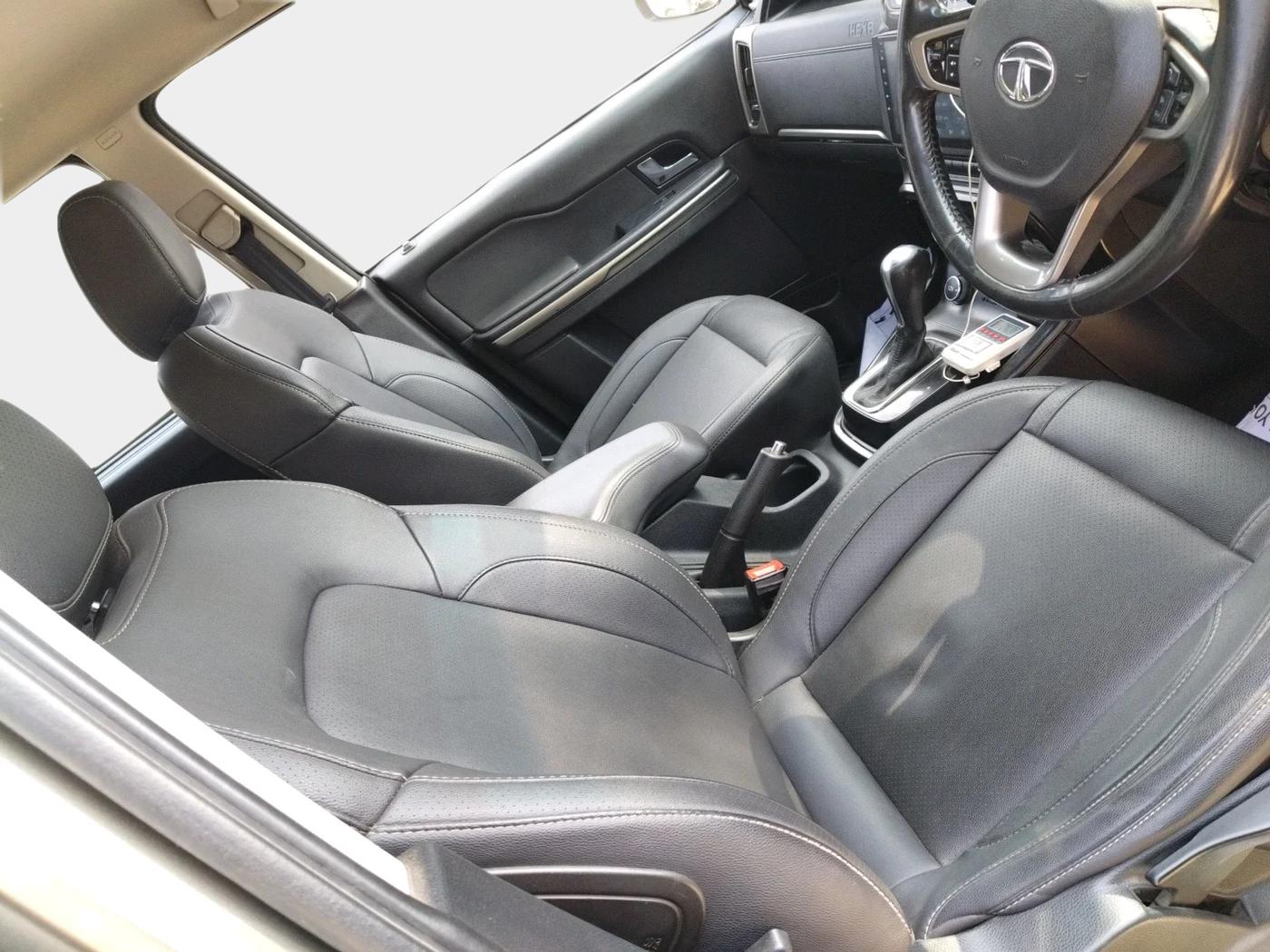 2017 Tata Hexa XTA 4X2 7 STR, Diesel, Automatic, 1,68,751 km, interior