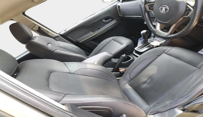 2017 Tata Hexa XTA 4X2 7 STR, Diesel, Automatic, 1,68,751 km, interior