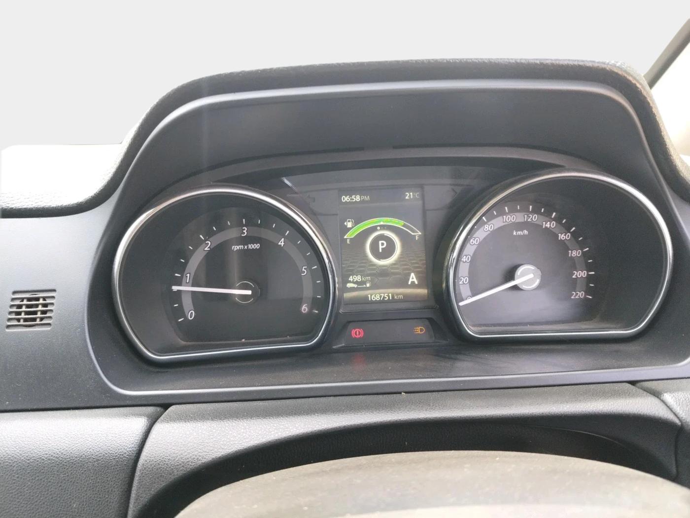 2017 Tata Hexa XTA 4X2 7 STR, Diesel, Automatic, 1,68,751 km, interior