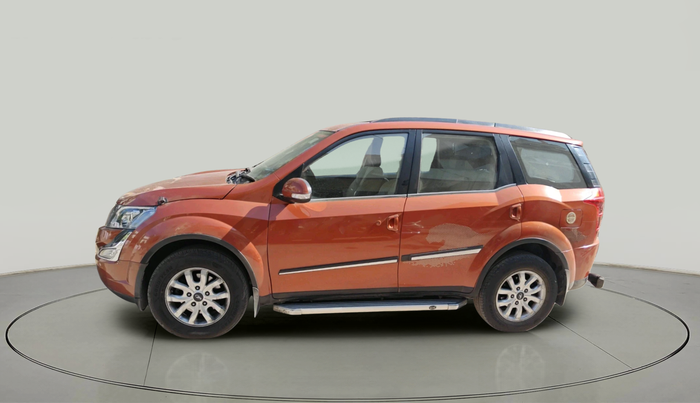 2015 Mahindra XUV500 W10, Diesel, Manual, 42,473 km, exterior