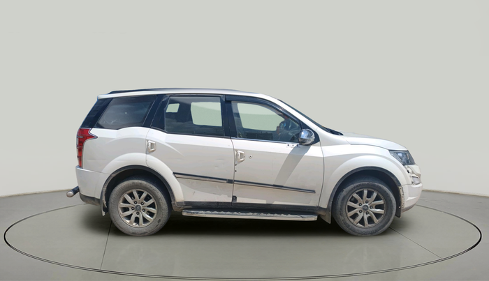 2015 Mahindra XUV500 W8, Diesel, Manual, 1,33,805 km, exterior