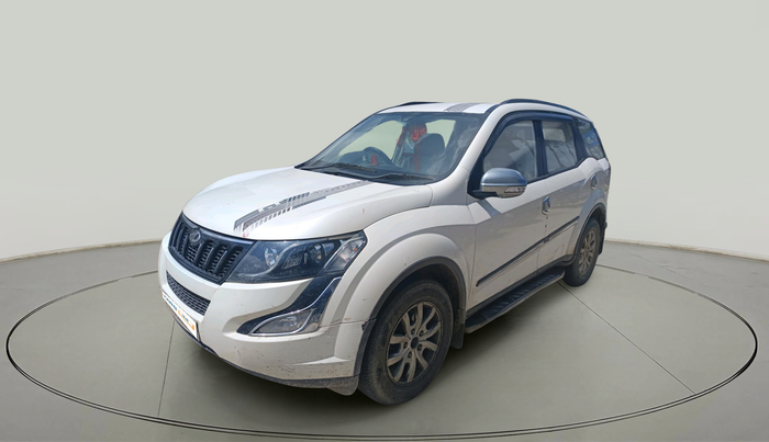 2015 Mahindra XUV500 W8, Diesel, Manual, 1,33,805 km, exterior