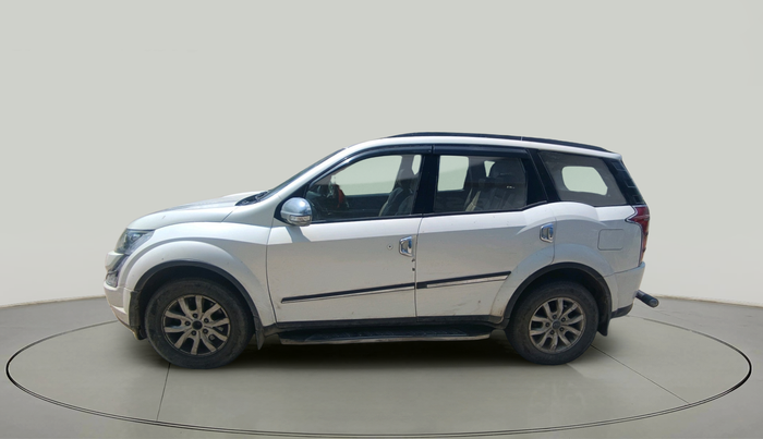 2015 Mahindra XUV500 W8, Diesel, Manual, 1,33,805 km, exterior