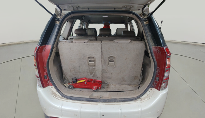 2015 Mahindra XUV500 W8, Diesel, Manual, 1,33,805 km, exterior