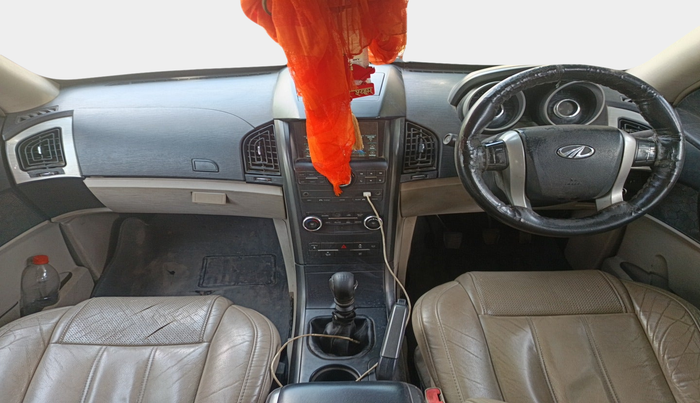 2015 Mahindra XUV500 W8, Diesel, Manual, 1,33,805 km, interior