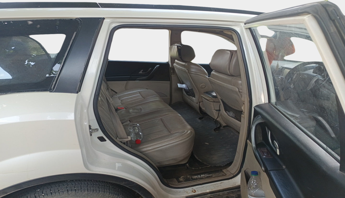 2015 Mahindra XUV500 W8, Diesel, Manual, 1,33,805 km, interior