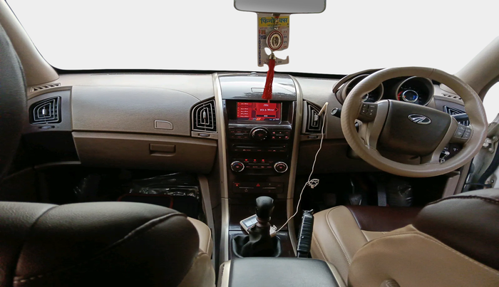 2013 Mahindra XUV500 W8, Diesel, Manual, 1,12,014 km, interior