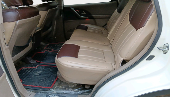 2013 Mahindra XUV500 W8, Diesel, Manual, 1,12,014 km, interior