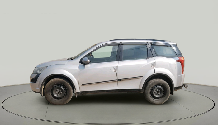 2017 Mahindra XUV500 W6, Diesel, Manual, 80,139 km, exterior