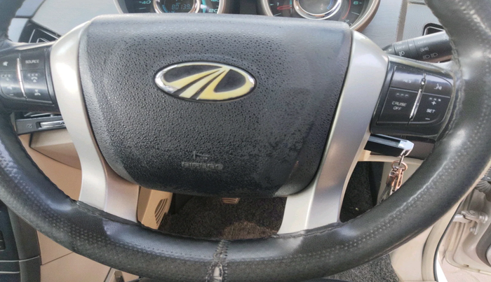 2017 Mahindra XUV500 W6, Diesel, Manual, 80,139 km, interior