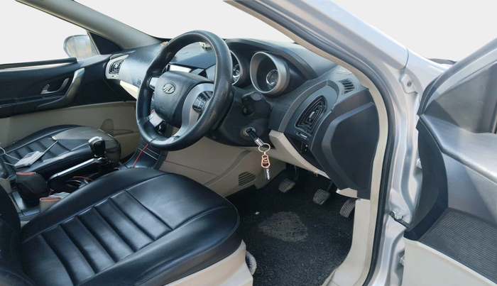 2017 Mahindra XUV500 W6, Diesel, Manual, 80,139 km, interior