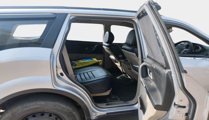 2017 Mahindra XUV500 W6, Diesel, Manual, 80,139 km, interior