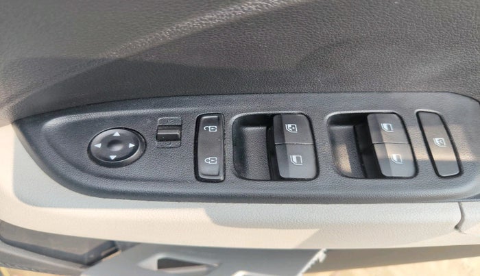 2024 Hyundai VENUE S 1.2, Petrol, Manual, 13,994 km, interior