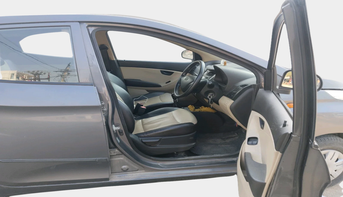 2016 Hyundai Eon ERA +, Petrol, Manual, 12,559 km, interior