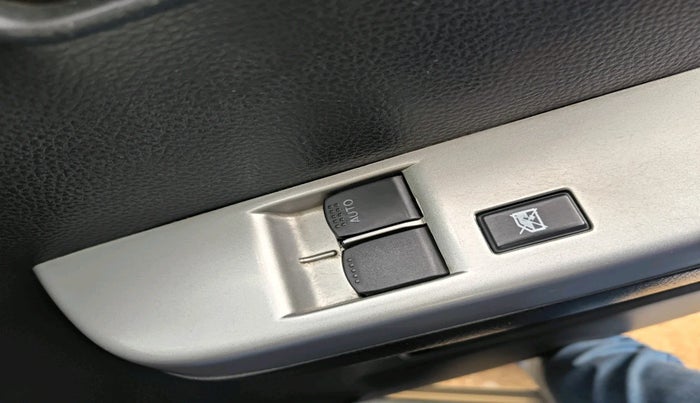 2013 Maruti Wagon R 1.0 LXI, Petrol, Manual, 63,006 km, interior