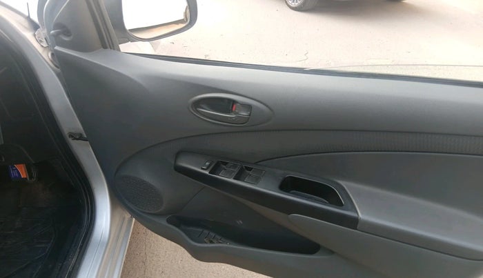 2012 Toyota Etios Liva GD, Diesel, Manual, 1,24,209 km, interior