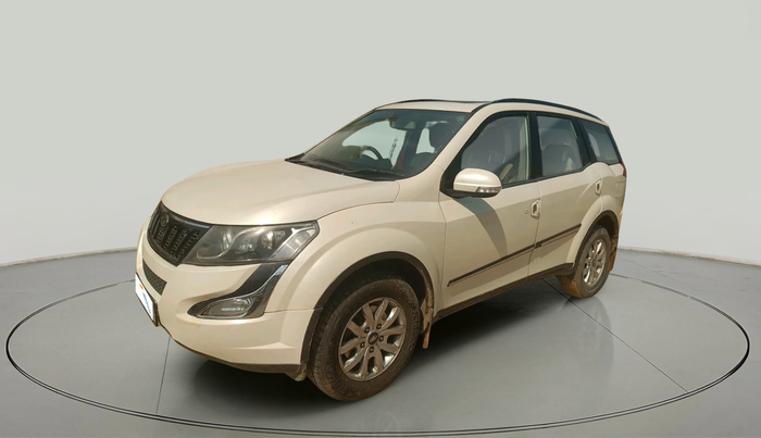 2016 Mahindra XUV500 W8, Diesel, Manual, 1,17,853 km, exterior