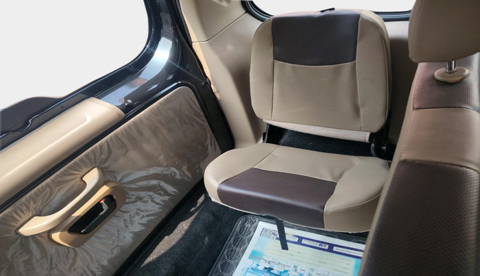 2022 Mahindra BOLERO NEO N 4, Diesel, Manual, 31,312 km, interior