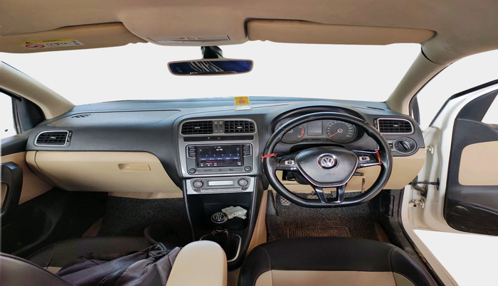 2018 Volkswagen Ameo HIGHLINE PLUS 1.0L 16 ALLOY, Petrol, Manual, 1,00,403 km, interior