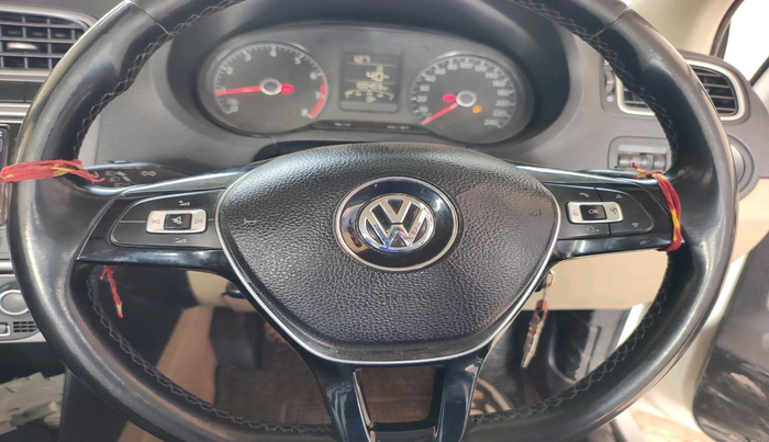 2018 Volkswagen Ameo HIGHLINE PLUS 1.0L 16 ALLOY, Petrol, Manual, 1,00,403 km, interior