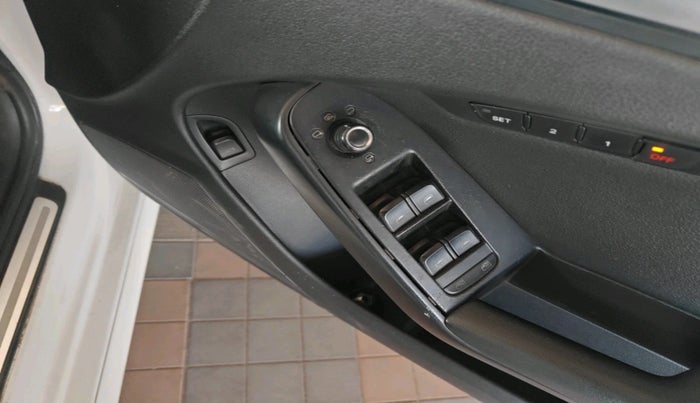 2011 Audi A4 2.0 TDI, Diesel, Automatic, 1,09,666 km, interior