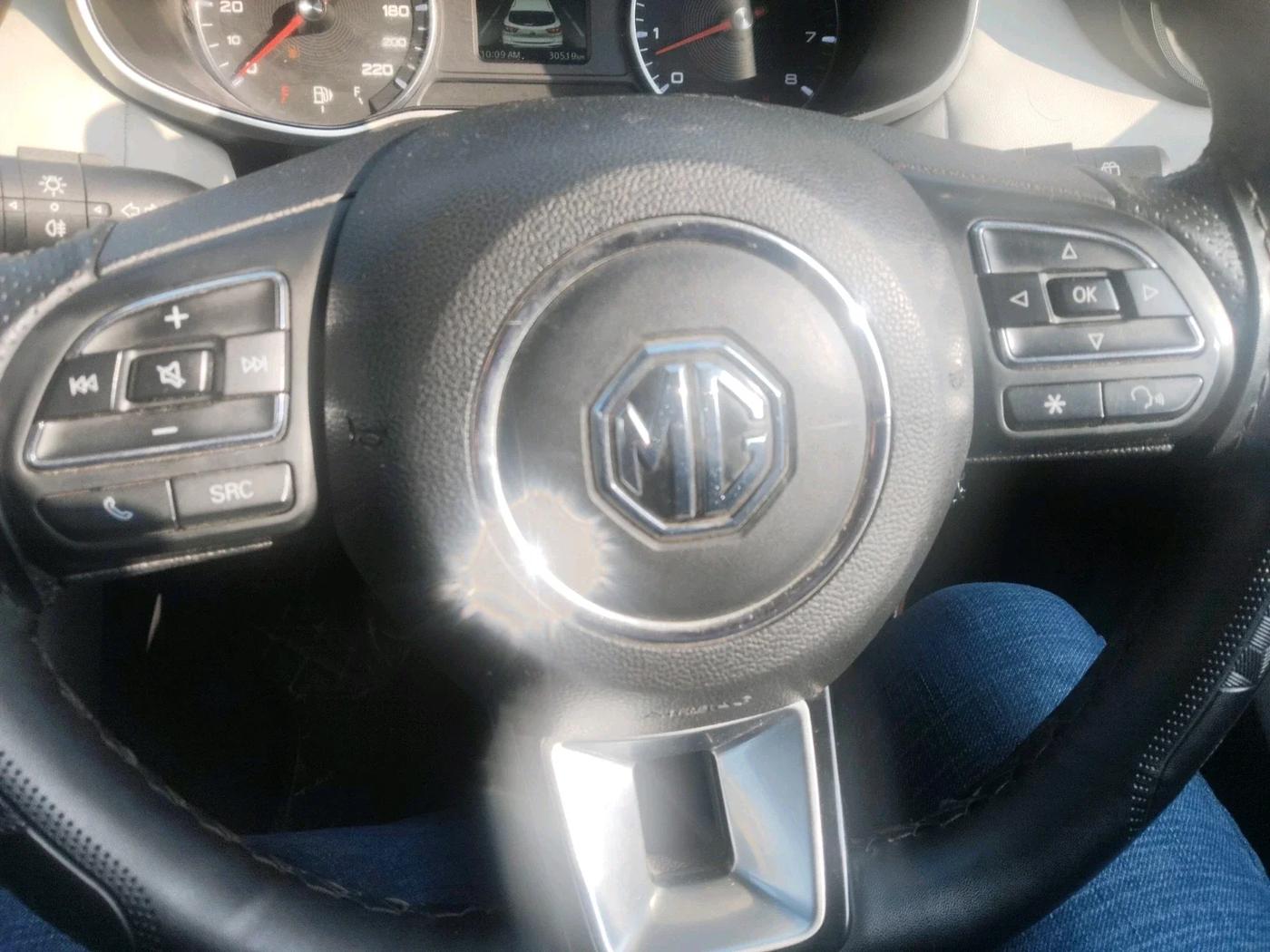 2023 MG ASTOR STYLE 1.5 MT, Petrol, Manual, 30,519 km, interior