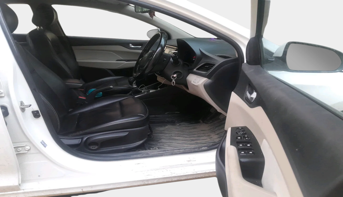 2018 Hyundai Verna 1.6 VTVT SX, Petrol, Manual, 1,19,307 km, interior