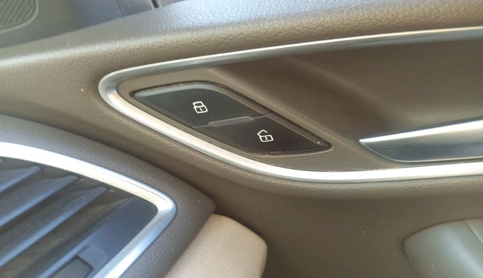 2012 Audi Q3 2.0 TDI QUATTRO, Diesel, Automatic, 1,30,221 km, interior