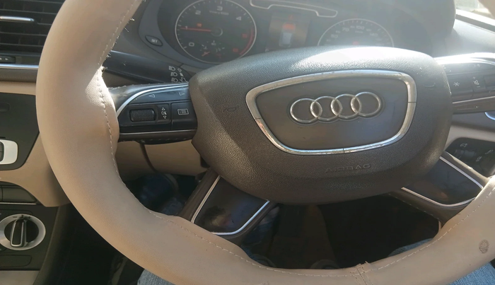 2012 Audi Q3 2.0 TDI QUATTRO, Diesel, Automatic, 1,30,221 km, interior