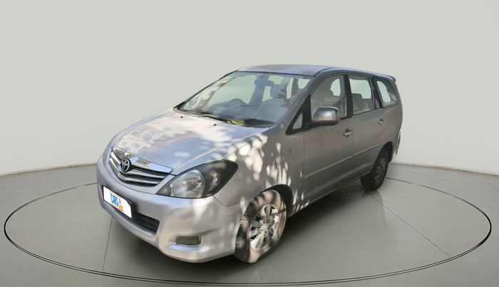 2011 Toyota Innova V 2.5 8 STR, Diesel, Manual, 2,31,219 km, exterior