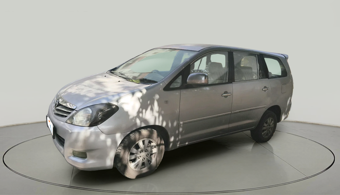 2011 Toyota Innova V 2.5 8 STR, Diesel, Manual, 2,31,219 km, exterior