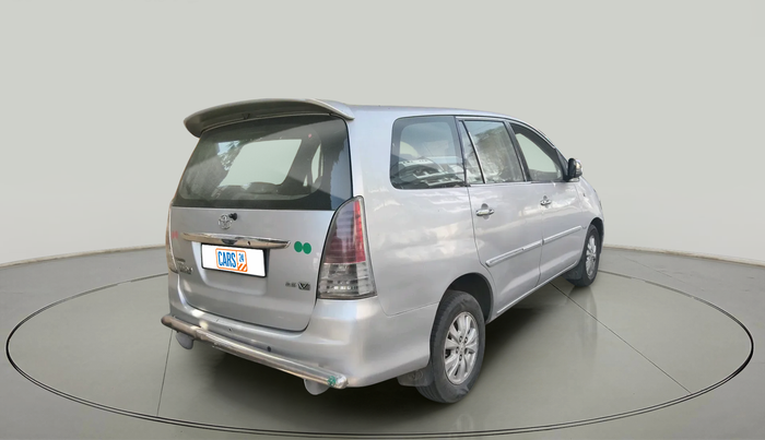 2011 Toyota Innova V 2.5 8 STR, Diesel, Manual, 2,31,219 km, exterior