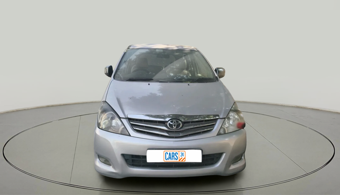 2011 Toyota Innova V 2.5 8 STR, Diesel, Manual, 2,31,219 km, exterior