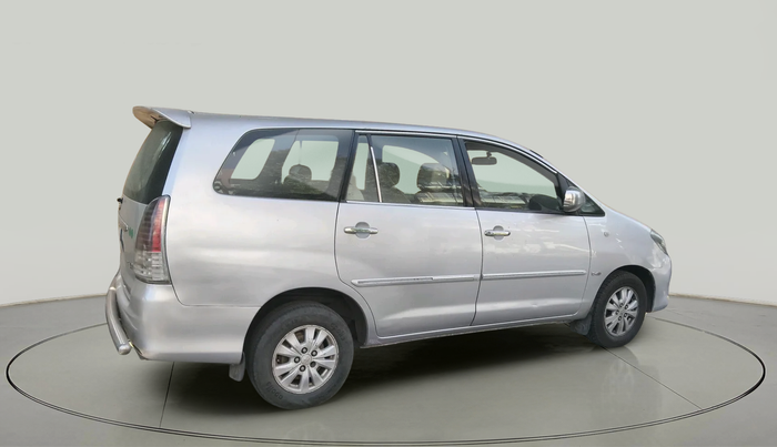 2011 Toyota Innova V 2.5 8 STR, Diesel, Manual, 2,31,219 km, exterior