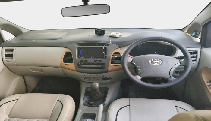 2011 Toyota Innova V 2.5 8 STR, Diesel, Manual, 2,31,219 km, interior