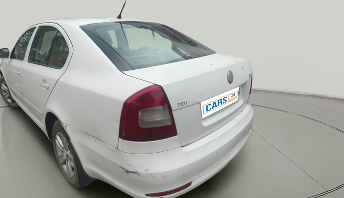 2010 Skoda Laura AMBIENTE 2.0 TDI CR MT, Diesel, Manual, 1,80,649 km, exterior