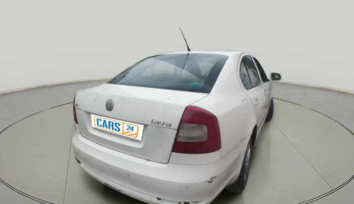 2010 Skoda Laura AMBIENTE 2.0 TDI CR MT, Diesel, Manual, 1,80,649 km, exterior