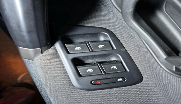 2019 Tata Harrier XM 2.0L KRYOTEC, Diesel, Manual, 15,436 km, interior