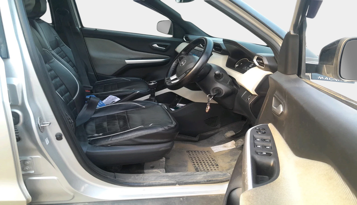 2021 Nissan MAGNITE XL, Petrol, Manual, 19,267 km, interior