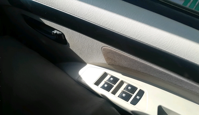 2016 Mahindra Scorpio S6 PLUS, Diesel, Manual, 1,65,886 km, interior