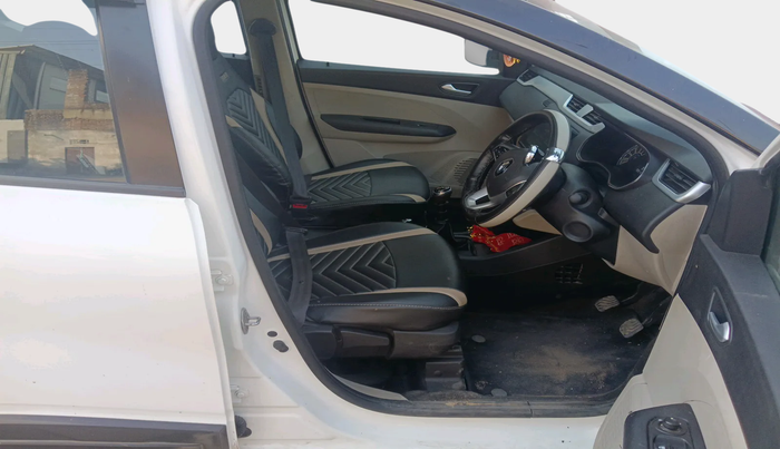 2022 Renault TRIBER RXZ, Petrol, Manual, 24,164 km, interior