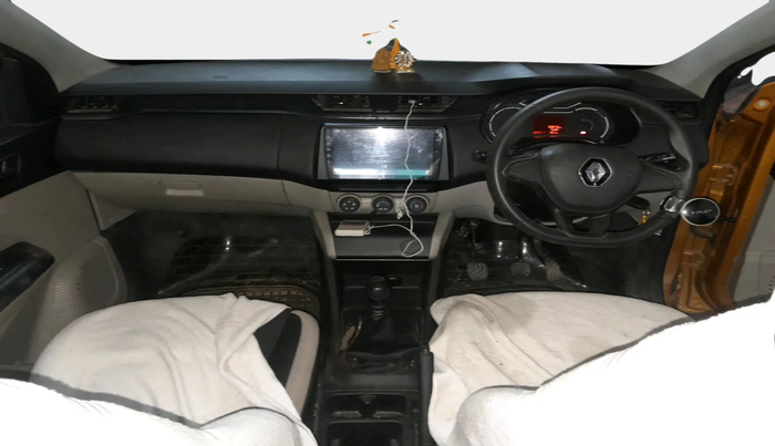2020 Renault TRIBER RXE MT, Petrol, Manual, 70,873 km, interior