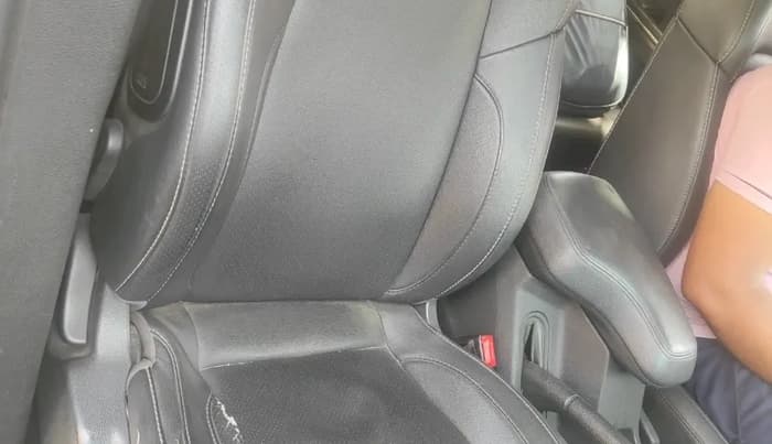 2017 Tata Hexa XTA 4X2 7 STR, Diesel, Automatic, 1,36,584 km, interior