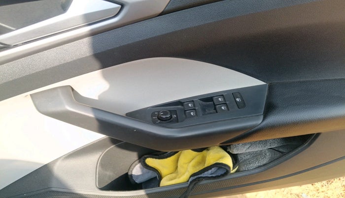 2022 Volkswagen TAIGUN HIGHLINE 1.0 TSI MT, Petrol, Manual, 50,680 km, interior